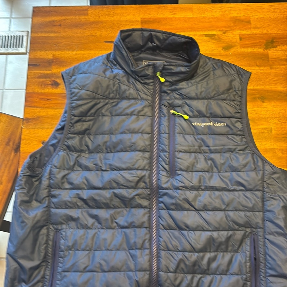 Vineyard Vinez performance vest, 100% polyester
XL